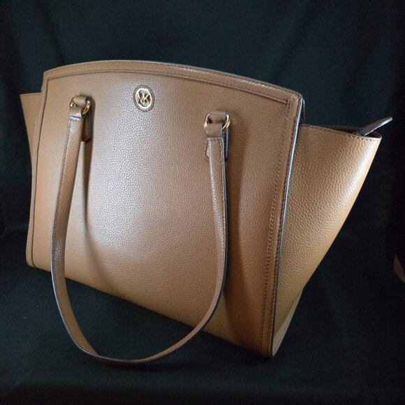 Michael Kors Chantal Tote Camel Pebbled Leather Gold Hardware Classic Luxury Bag - Picture 3 of 12